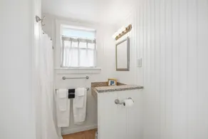 The Breakers Inn - Image 3
