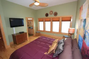 Ruhiges modernes Luxushaus mit Memory Foam-Betten, schnellem WLAN und voll ausgestatteter Küche - Image 4