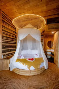 3 Bdr - Luxury Cliffside Bamboo Villa - Image 3