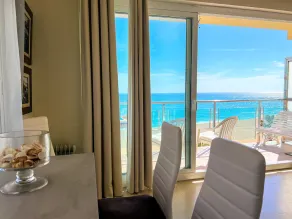 Apartment 4/5 Pax with direct access to the beach. It has a community pool. Excellent location, bars, restaurants, shops and promenade. Free WIFI. Vivalidays Mar. - Image 5