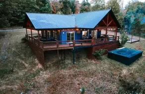 PERFECT spot! Breathtaking views of Rough River from wrap-around covered decks - Image 4