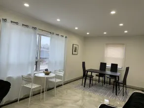 Bright & refreshing Port Credit apartment - 4 mins to the lake! - Image 4