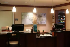 Your Home Away From Home! Kitchenette, Free Parking, with Breakfast, Pool! - Image 5