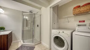 🌷Steps to Siesta Beach, Chic Studio, Pool & Patio - Image 3