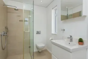 Tranquil 2 Bed House with Table Mountain Views - Image 4