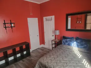 Great Cozy Residential House Near Restaurant and Brewery and Live Entertainment - Image 4
