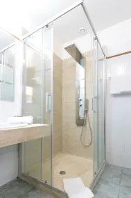 Hotel with swimming-pool in Arborea just 600 meters from the sea - Image 4