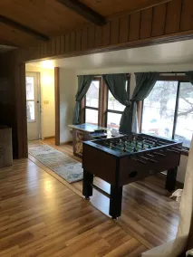 Scenic Mountain View Game/Living Room Close to All - Image 3