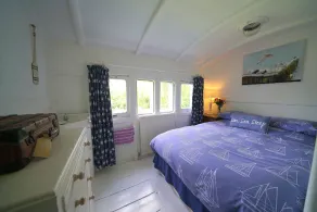 Charming Seaside Home, Full of Character (Old railway carriages) Pet Friendly, - Image 5