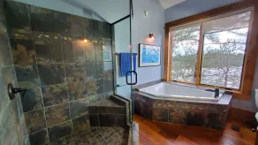 Muskoka Waterfront Cottage on 54 acres, 10 minutes from Gravenhurst - Image 4