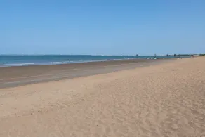 Maison avec piscine à 200m de la plage - Image 3