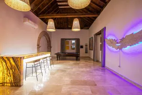 11 Bedroom Villa in the Old City - Image 2