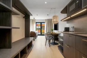 Strand Hotel Apartments - Image 3