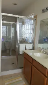 Luxury House 5 rooms beautiful area quiet+safe+clean close to everything - Image 5