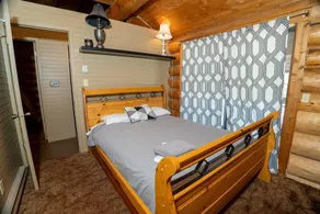 Ski village penthouse w/ hot tub & sauna, Hemlock Valley - Image 4
