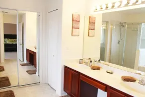 Grande maison de 4 chambres sur une communauté fermée - Image 4