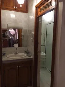 Dar Younes Riad de charme amouresement décoré, n´apportez que vos bagages, tout le reste est inclus - Image 2