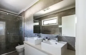 4Bedrooms 3.5bath' with NETFLIX & NBN near Forest Hill Chase Shopping centre - Image 5