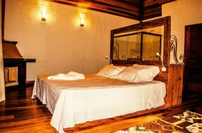 Cabaña para parejas con hidromasaje y chimenea - Image 2