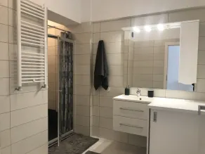 Luxury Westpark 2-Room Apartment Lakeview W5 - Image 3