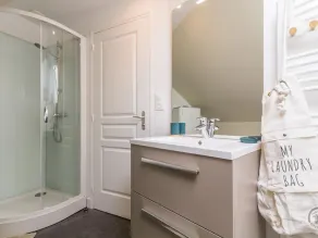 Charming historical house, pets allowed, private parking - Image 5