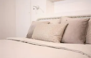 Warehouse Apartment - Great Transport Links - Image 4