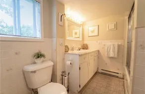 Centrally located spacious cottage just steps from beach and downtown! - Image 2