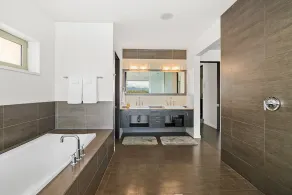 Stunning Oceanfront Penthouse, 14' ft Ceilings and Wall-to-Wall Glass Slider. - Image 3