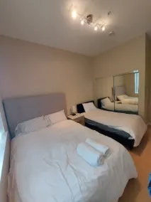 Comfy 2 bdrm 1 bath 3 beds in-law unit w/kitchen - Image 3