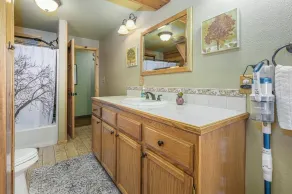 Hilltop Log Cabin On 4.5 Acres. Panoramic Views, Clean and Pet Friendly - Image 3