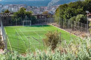 Villa with pool, wellness area and private tennis court - Image 2