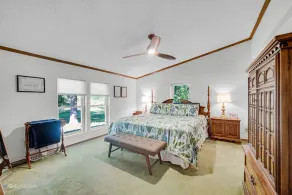 Lake Front Home with Plenty of Space inside and outside. 100 Ft of Lake Frontage - Image 4