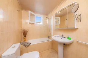 Beautiful Vacation Home \"Can Rosito\" with Sea View, Wi-Fi, Balcony & Terrace - Image 4