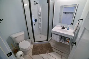 Neues Zuhause. Tolle Lage gegenüber von YMCA. Kann große Gruppen aufnehmen - Image 2