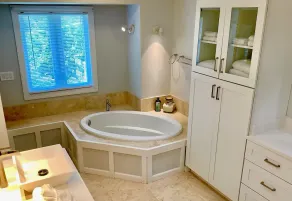 Orchid Island Family Getaway w/Private Beach and Hot Tub - Image 4