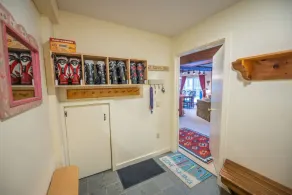 New! Family Townhome with Hot Tub, Shuttle service - Image 4