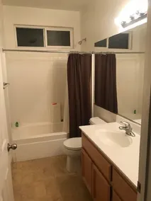 Modern 3 bedroom home in great location - Image 5