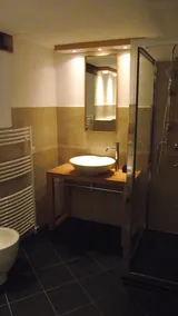 Rymligt hus för 2-8 pers. i ett fantastiskt läge på södra sidan av Alperna - Image 3