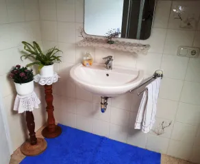 large quiet central apartment - Image 3