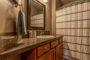 Fantastic location,  spacious and beautiful, perfect for groups, hot tub, dog ok - Image 3