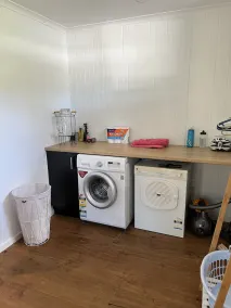 Family friendly beach house 5 mins walk from beach & yacht club. - Image 2