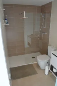 2 sovrum / 2 badrum takvåning med stor pool - Image 3
