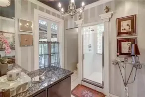 Historic Marshall house w/3 King sized beds, 11 total beds & saltwater Pool - Image 3