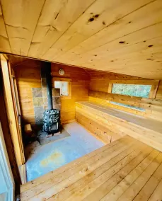 Lake Escape: Hot Tub& Sauna, Dock& Kayaks - Image 2