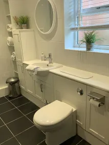 Vineyard Cottage Sleeps 4 with Garden - Image 5