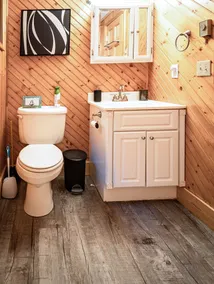 Lakeside Mountain Oasis - 3 Bedroom Cabin with Outdoor Hot Tub - Image 5