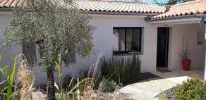 Charming 2-bedroom seafront house - Image 4