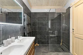 Croftner, Great Field Lodges - Hot Tub, Free WiFi & parking - Image 2