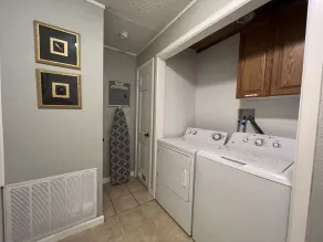 Red Rooster House - King & Queen bedrooms  Easy access to all areas of the city - Image 2