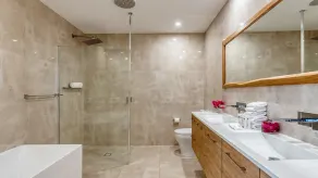 7 Plantation House - Image 3